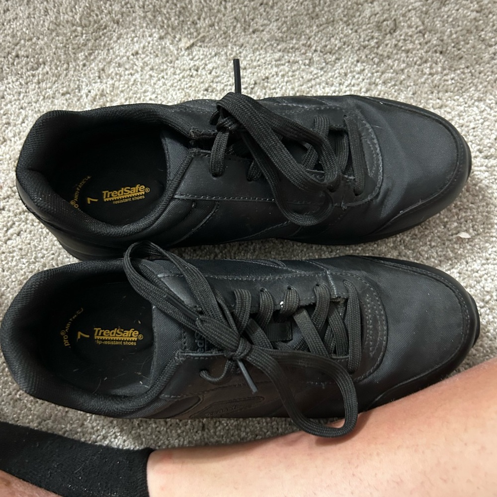 tredsafe non slip shoes
